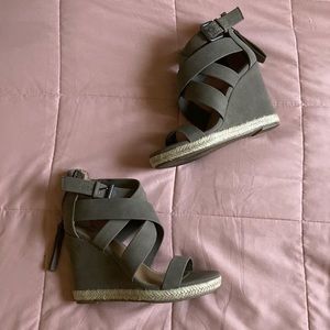 Brash Gray/Brown Wedges